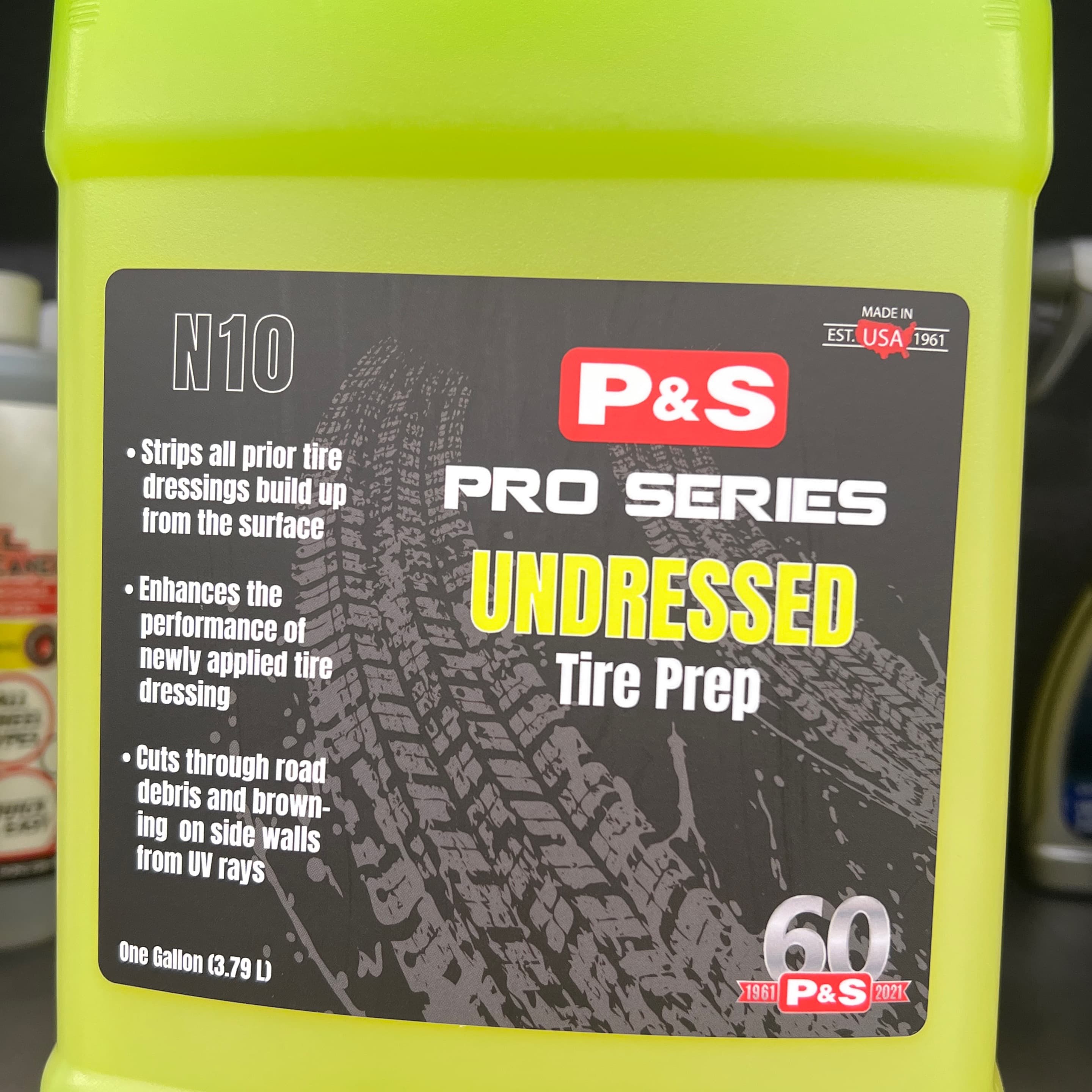 Undressed Tire Prep / 1 Gallon